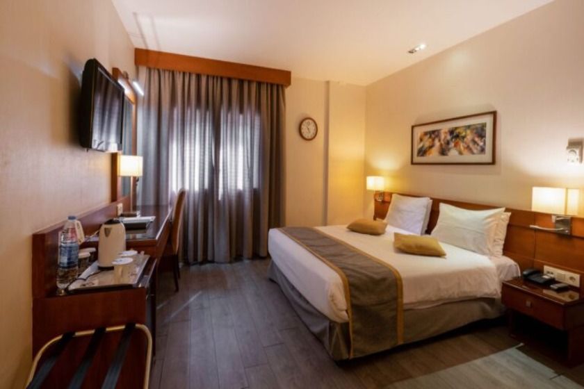 هتل الیزه شیراز - اتاق دو تخته دبل دیلوکس