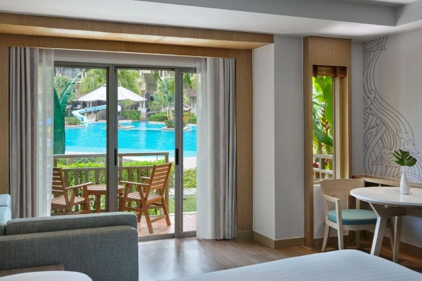 Phuket Marriott Resort & Spa Merlin Beach Phuket - Larger Guest room, 1 King, Pool view, Terrace