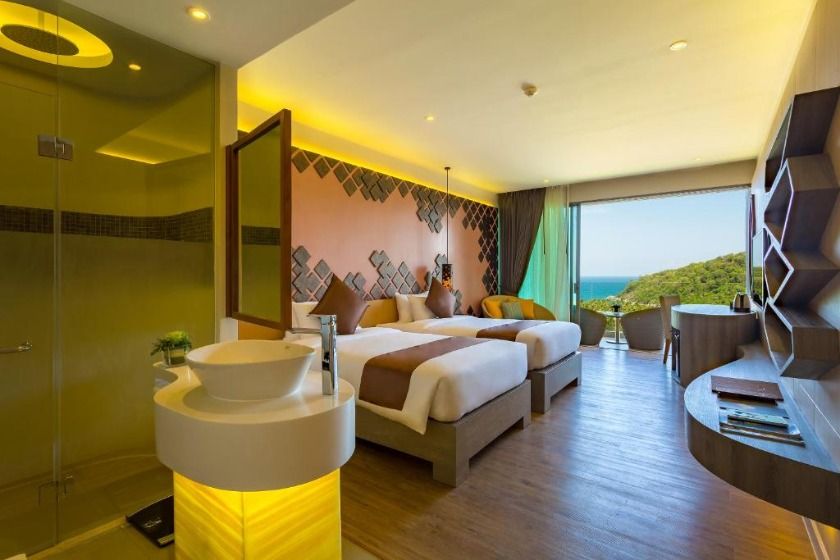 Crest Resort & Pool Villas SHA Extra Plus Phuket - Deluxe Seaview