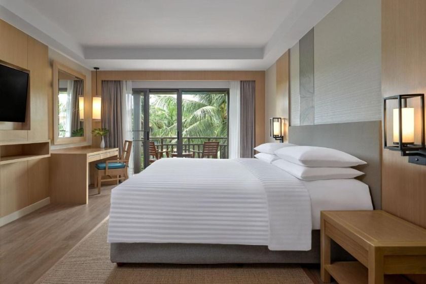 Phuket Marriott Resort & Spa Merlin Beach Phuket - Guest room, 1 King, Pool View