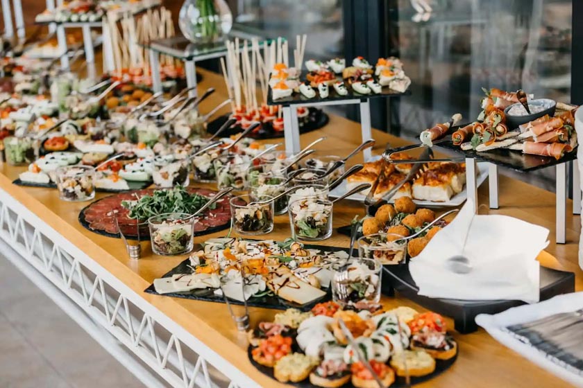 خدمات فولبرد پلاس - (Full Board Plus)FB+ 