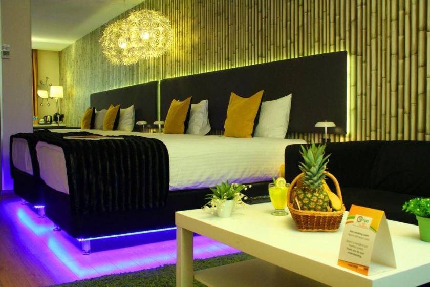 Tempo Suites Airport - Standard Double Room with Extra Bed