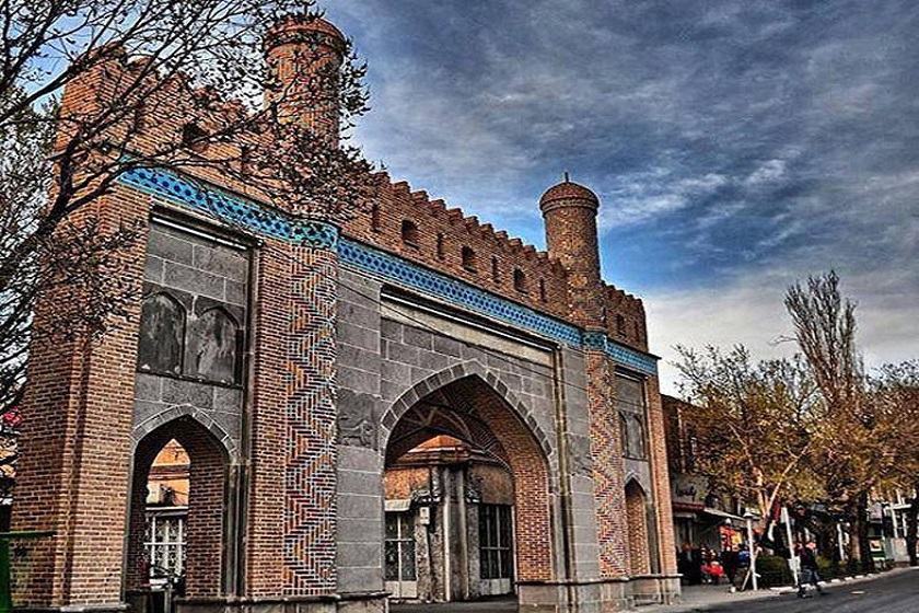 دروازه گنجلیک خان تبریز. منبع عکس: وبسایت irana.app. عکاس: نامشخص