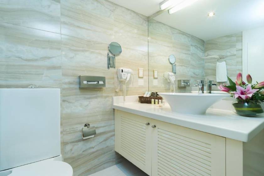 Al Falaj Hotel - Deluxe Room