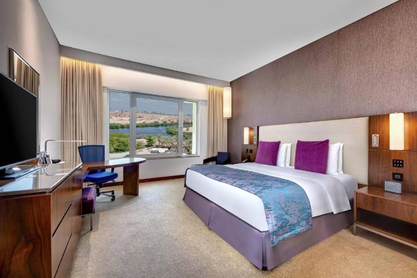Crowne Plaza Muscat OCEC by IHG - Standard King Room with Garden View