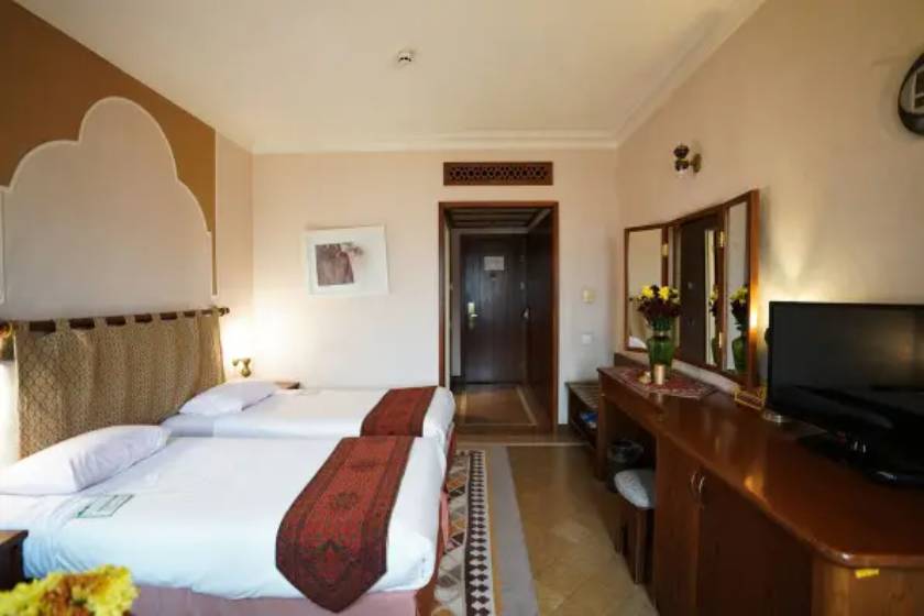 هتل صفائیه یزد - اتاق دو تخته تویین ساختمان اصلی