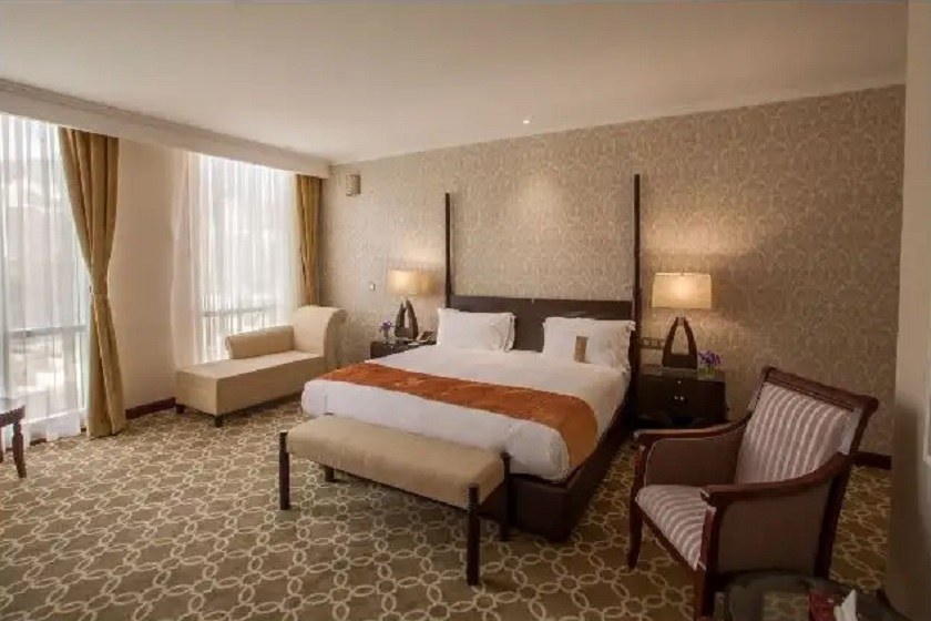 هتل اسپیناس پالاس تهران - اتاق دو تخته رویال فمیلی بالکن دار CF