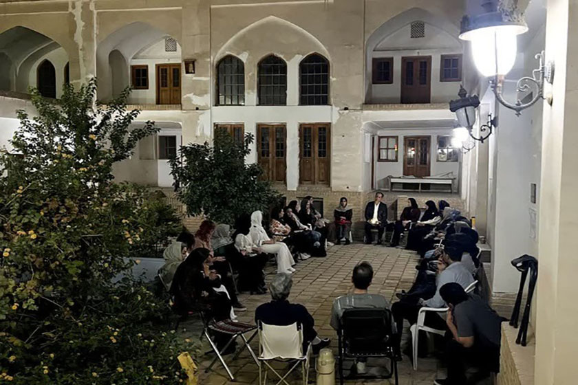 عمارت تدین سمنان میزبان نشست باشگاه کتاب و سفر بوکسیر شد