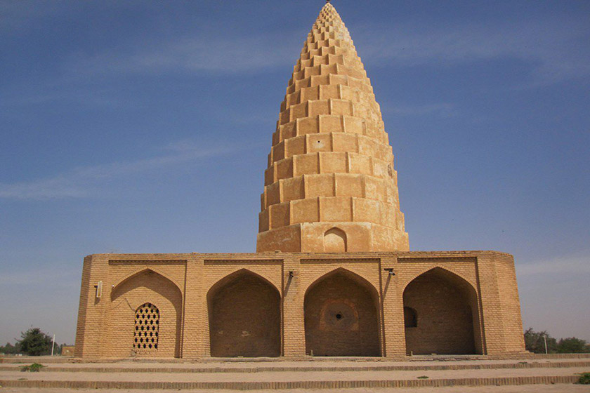 تکمیل مرمت گنبد آرامگاه یعقوب لیث صفاری در دزفول پس از سالها انتظار