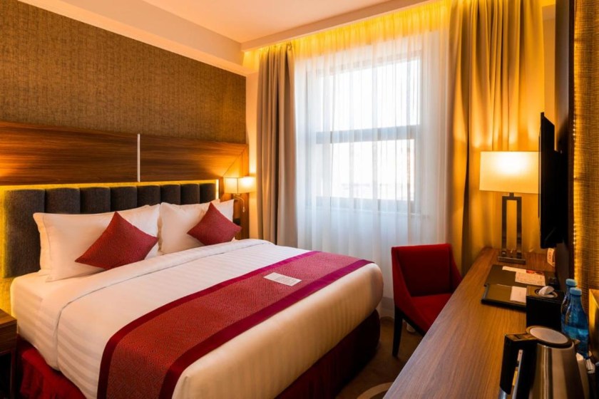 Ramada Hotel & Suites by Wyndham Yerevan - Standard Queen Room