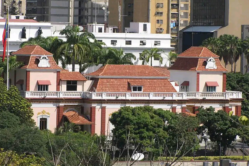 منبع عکس: گوگل مپ. عکاس: Victor Ocariz Rey

 