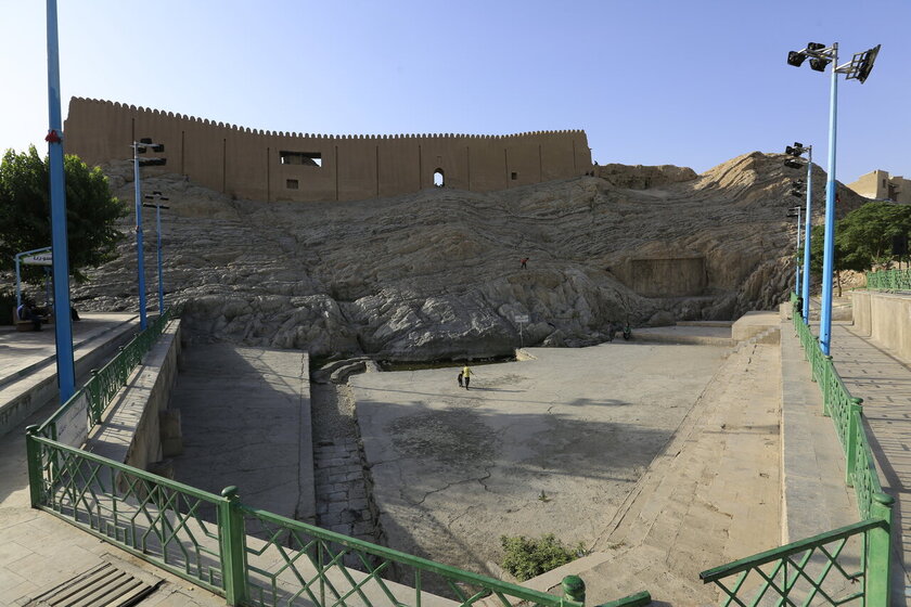 عملیات حفاری برای نجات و احیای «چشمه علی» شهر ری آغاز شد