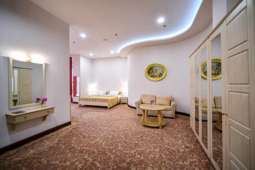 METROPOL HOTEL Yerevan - Suite with Mountain View