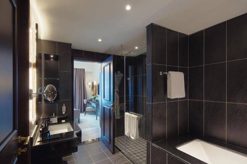 Dukes The Palm a Royal Hideaway Hotel - Superior Suite with Executive Lounge Access