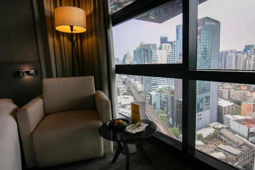 Holiday Inn Bangkok Sukhumvit, an IHG Hotel - Standard King Room with City View - High Floor