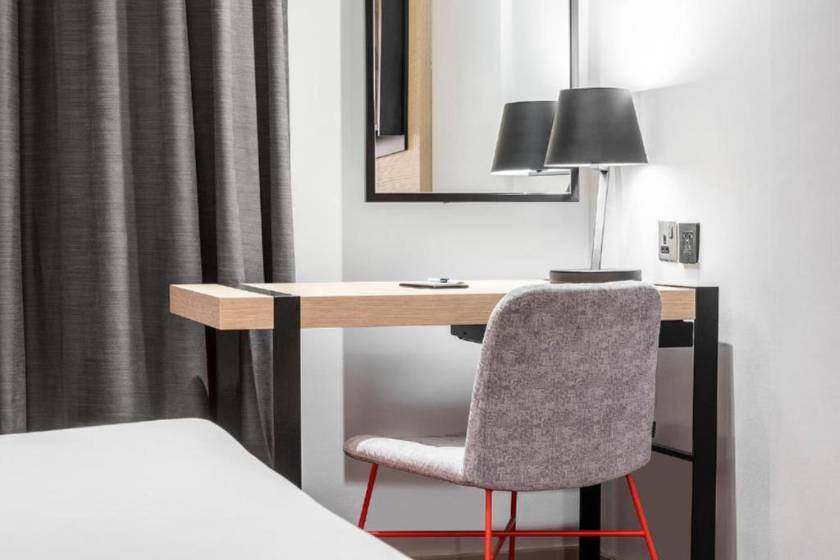 Studio M Arabian Plaza Hotel & Hotel Apartments - Urban Twin Room Pool View - with complimentary Shuttle Service to the Beach and Deira City Center