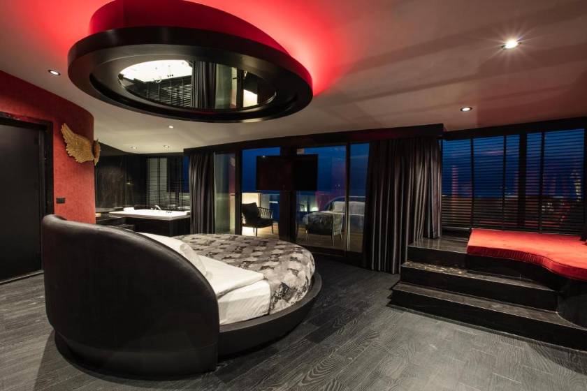 Charisma De Luxe Hotel - King Room with Sea View