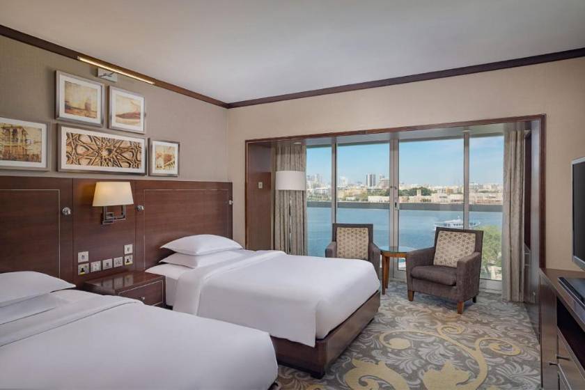 Sheraton Dubai Creek Hotel & Towers - Club Room, Club lounge access, Guest room, 2 Twin/ single bed(s), Creek view