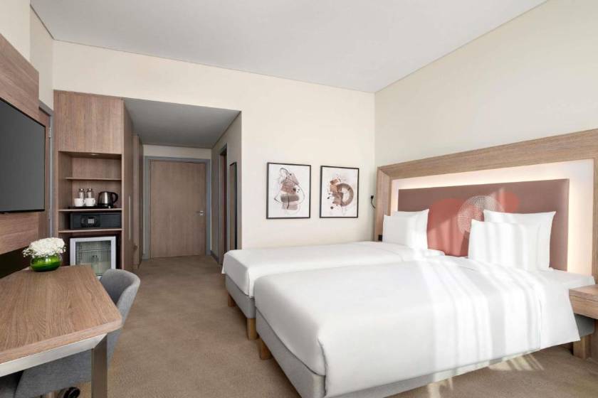 Novotel Bur Dubai - Healthcare City - Superior Twin Room