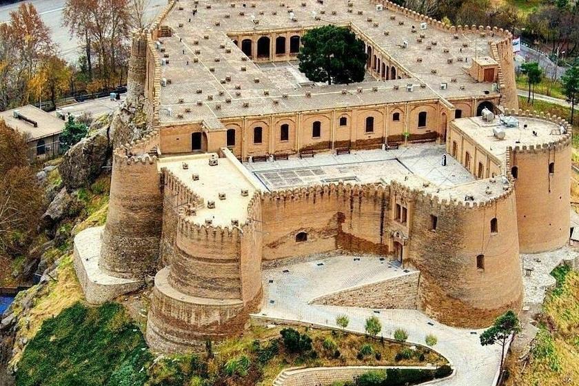 آزادسازی حریم قلعه فلک الافلاک تا پایان امسال