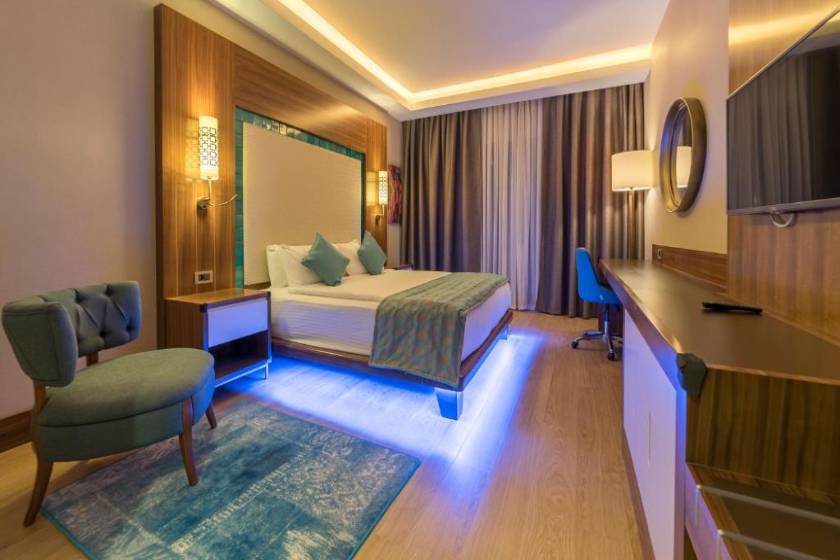 Ramada Resort Kusadasi & Golf - Superior Double Room - Land side
