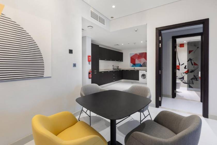 Studio M Arabian Plaza Hotel & Hotel Apartments - Urban One Bedroom Apartment - with complimentary Shuttle Service to the Beach and Deira City Center
