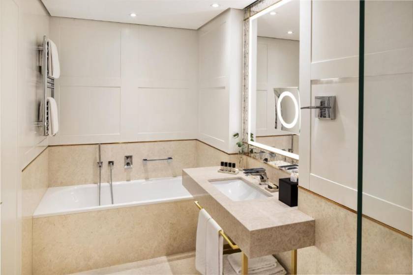 The Alexander a Luxury Collection Hotel Yerevan - Grand Deluxe, Guest room, 1 Queen