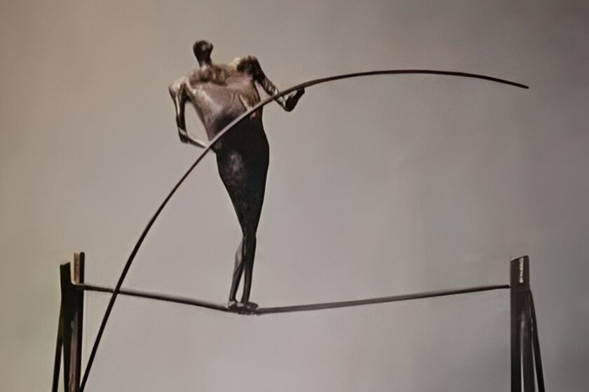 انتقال تندیس «بندباز» اثر بهمن محصص از کاخ نیاوران به موزه هنرهای معاصر 