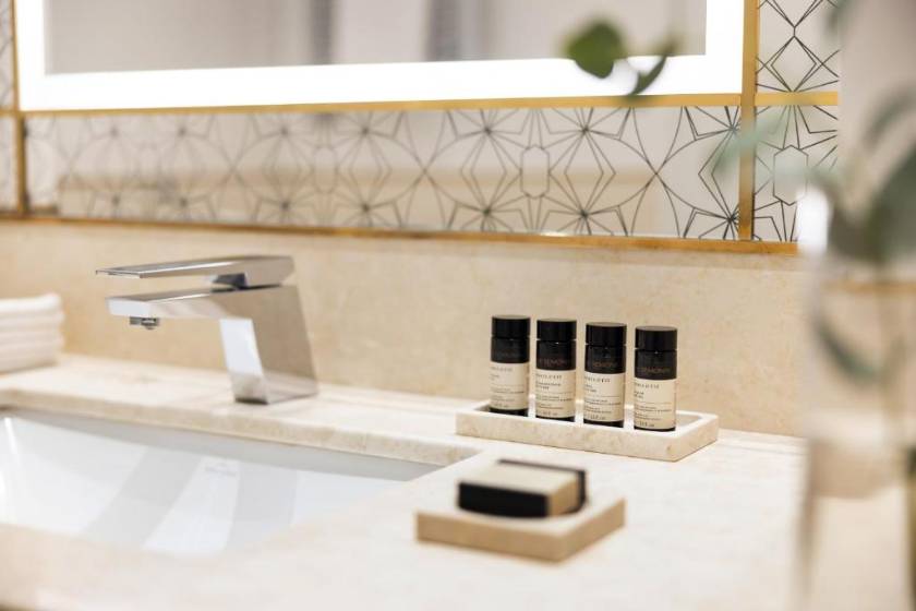 The Alexander a Luxury Collection Hotel Yerevan - Deluxe, Guest room, 1 Queen