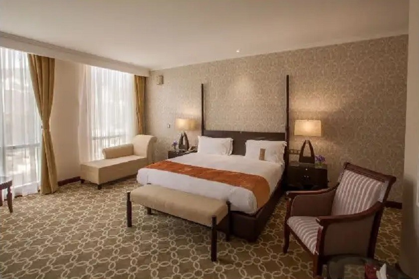 هتل اسپیناس پالاس تهران - اتاق دو تخته رویال فمیلی بالکن دار EF