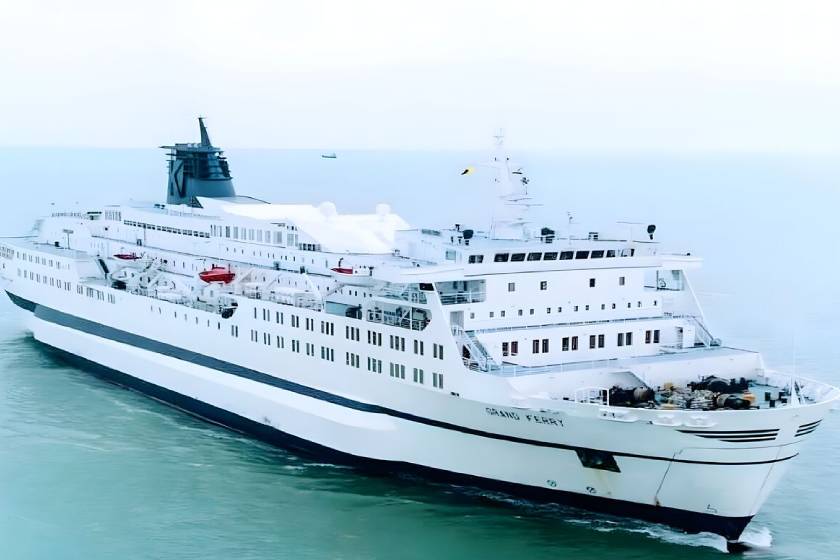 جزیره ابوموسی صاحب کشتی کروز می شود