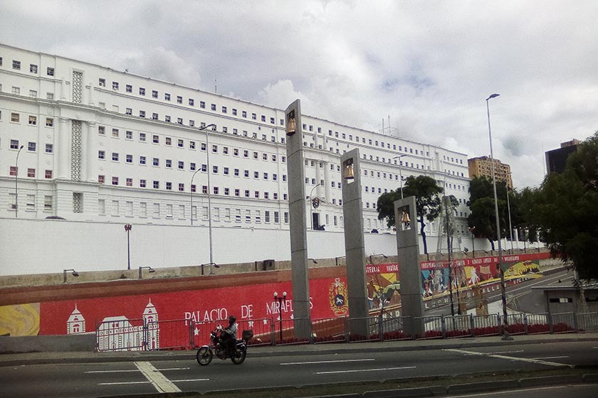 نکات بازدید از کاخ میرافلورس. منبع عکس: گوگل مپ. عکاس: Luis. Alcala.Nelson