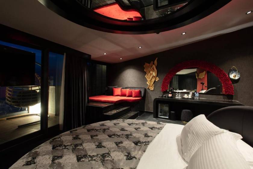 Charisma De Luxe Hotel - King Room with Sea View