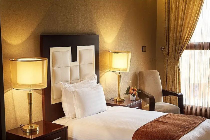 هتل اسپیناس بلوار تهران - اتاق یک تخته EF