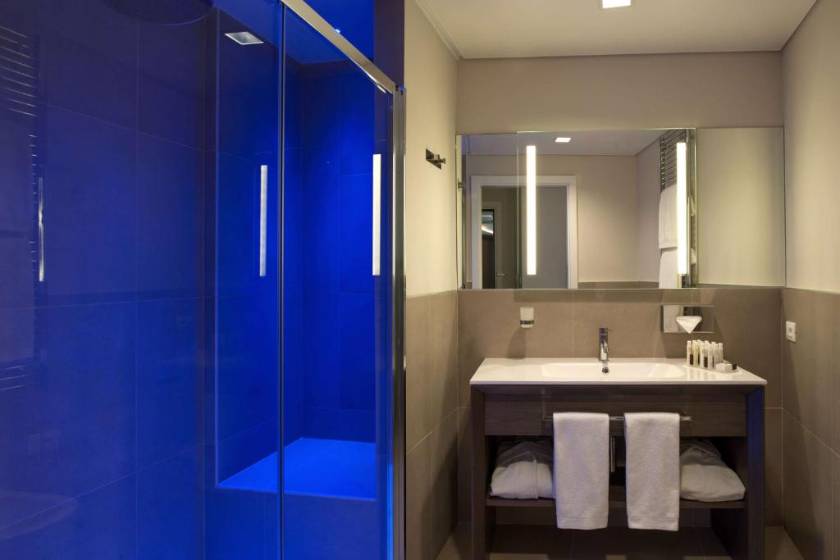 DoubleTree by Hilton Yerevan City Centre - Twin Room