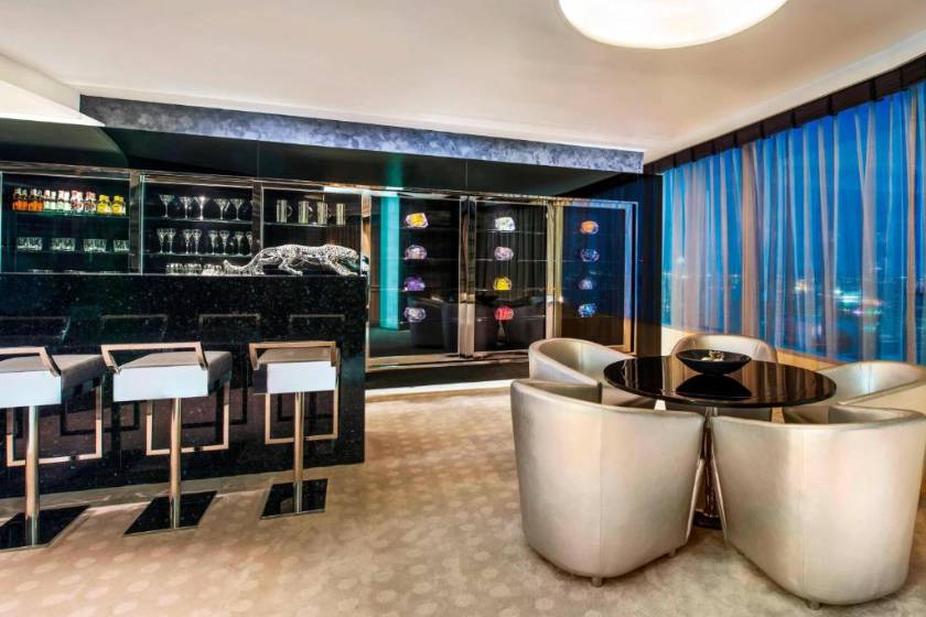 W Bangkok Hotel - One-Bedroom Vice Preseidential Penthouse King Suite