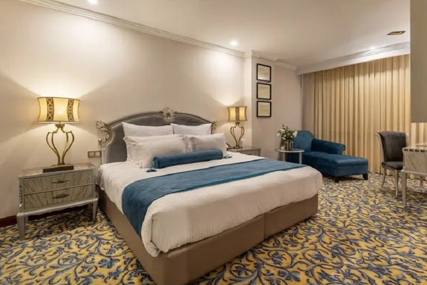 هتل اسپیناس پالاس تهران - سوئیت دو تخته جونیور CR7