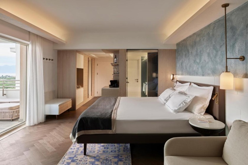 Lara Barut Collection-Ultra All Inclusive Antalya - Corner Suite with Jacuzzi & Sea View (2 Adult + 2 Children)