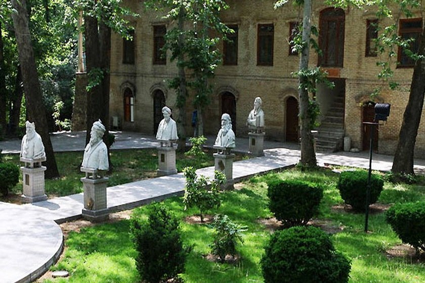 کاخ ملکه توران سعد آباد. منبع عکس:&zwnj; وبسایت iranbomgardi. عکاس: نامشخص