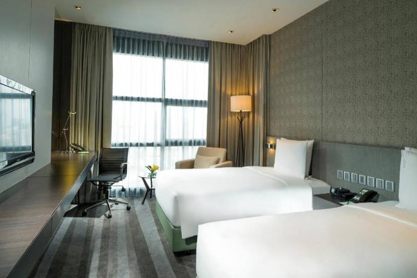Holiday Inn Bangkok Sukhumvit, an IHG Hotel - Standard Twin Room with City View - High Floor
