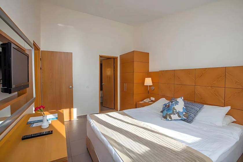 Pine Bay Holiday Resort - Club Room (3 adults + 1 Child)