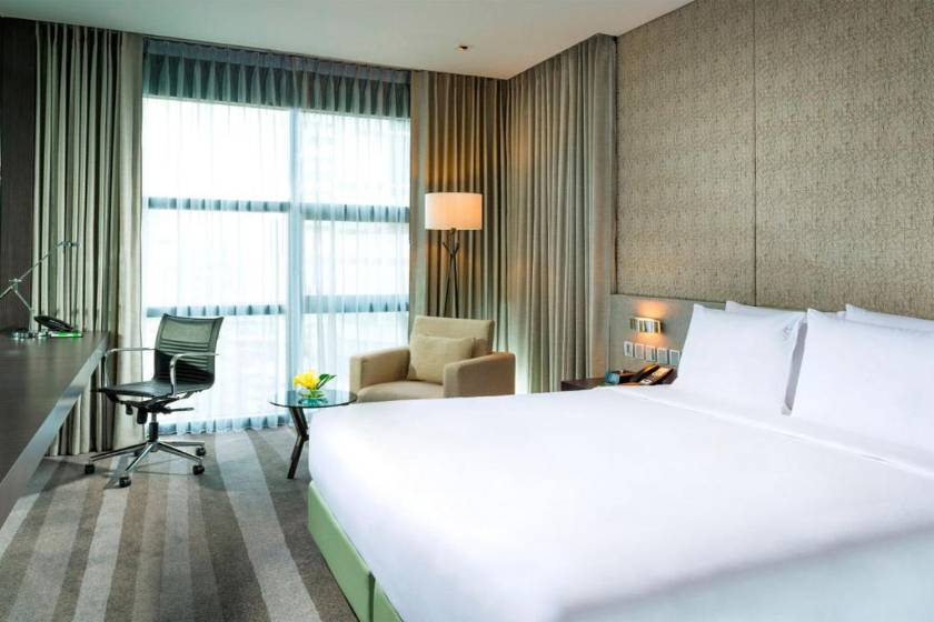 Holiday Inn Bangkok Sukhumvit, an IHG Hotel - King Room with City View - Smoking
