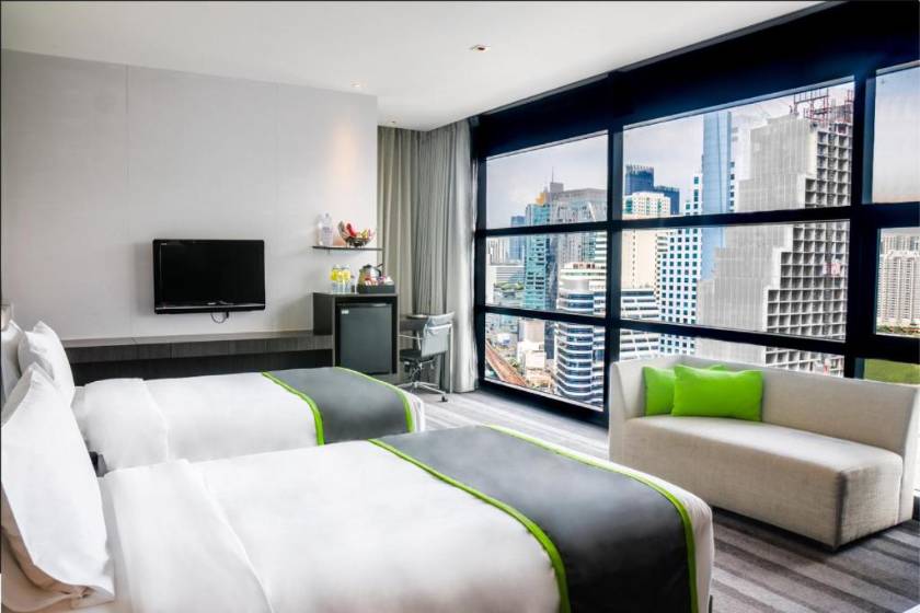 Holiday Inn Bangkok Sukhumvit, an IHG Hotel - Standard Twin Room with City View - High Floor