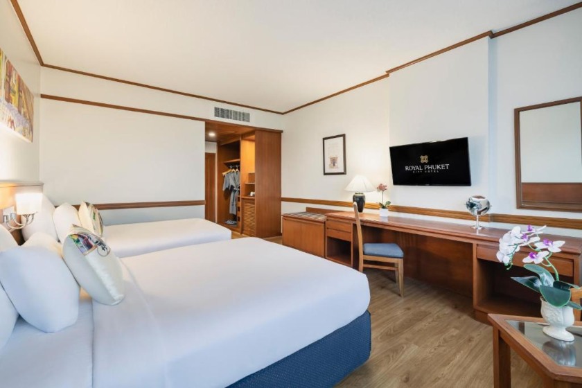 Royal Phuket City Hotel Phuket - Premier Superior - Partial Sea View