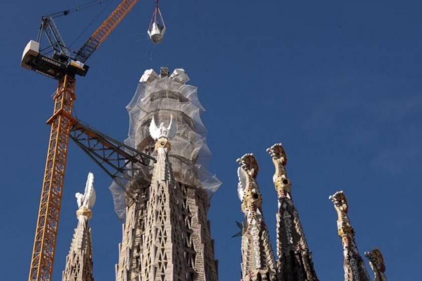 ارتفاع کلیسا ساگرادا فامیلیا بیشتر می شود