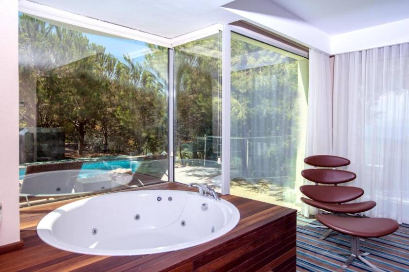 Pine Bay Holiday Resort - Suite with Private Pool