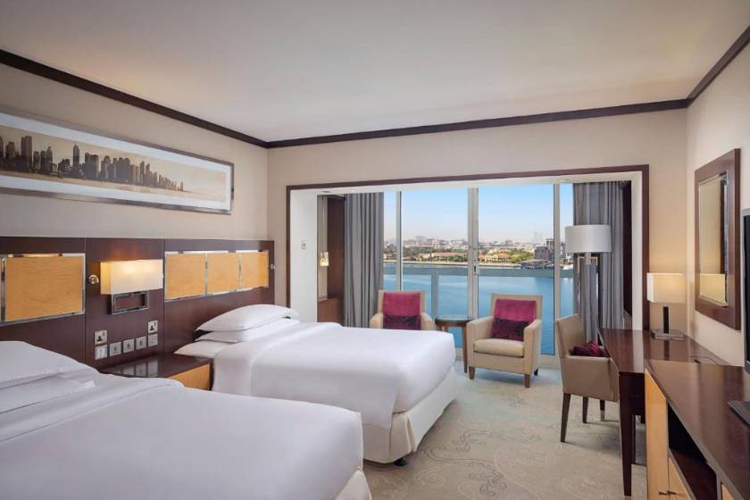 Sheraton Dubai Creek Hotel & Towers - Deluxe Room, Guest room, 2 Twin/Single Bed(s), Creek view