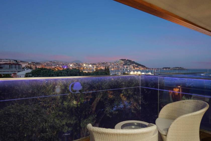 DoubleTree by Hilton Kusadasi - King Guest Room with View