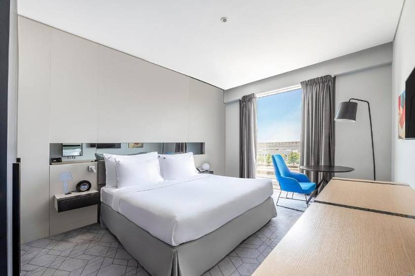 Studio M Arabian Plaza Hotel & Hotel Apartments - Premium Two Bedroom Apartment -with complimentary Shuttle Service to the Beach and Deira City Center