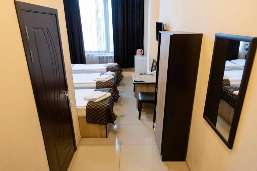 Comfort Hotel Yerevan - Budget Triple Room